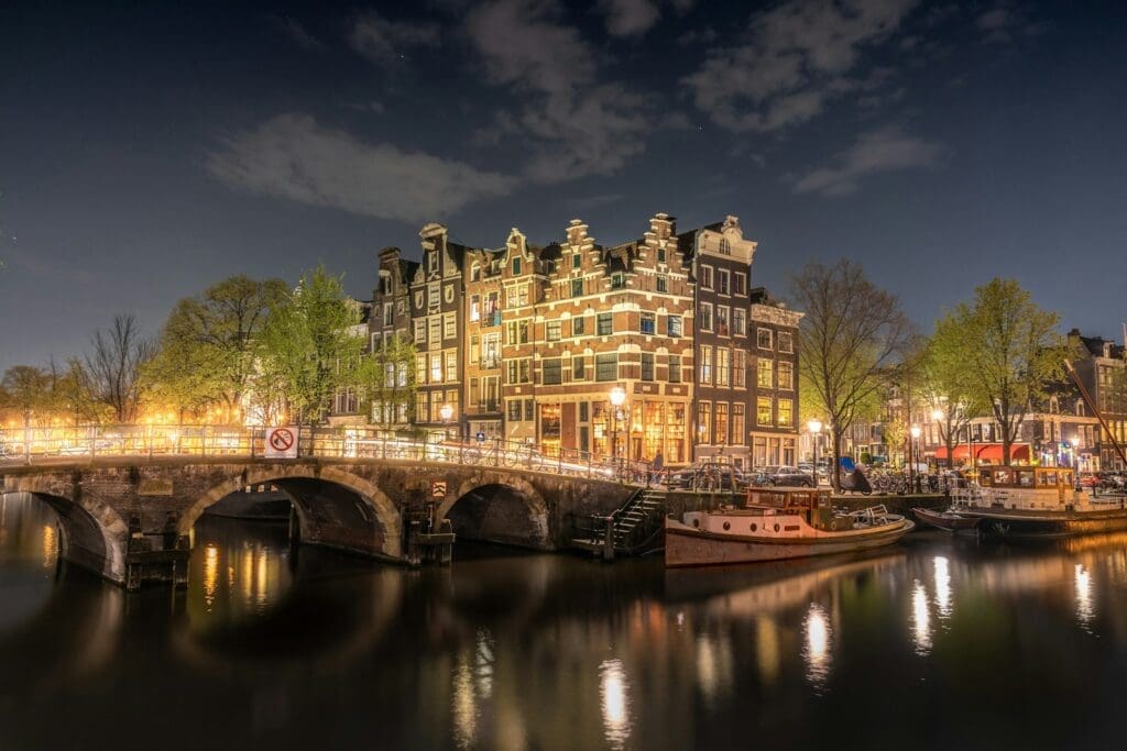 Amsterdam: Canals and Culture